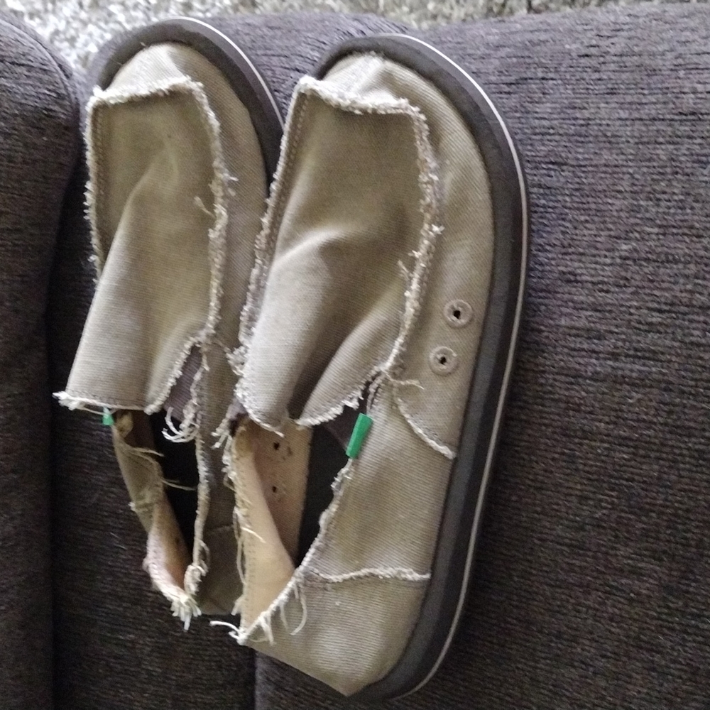 Sanuk slip on